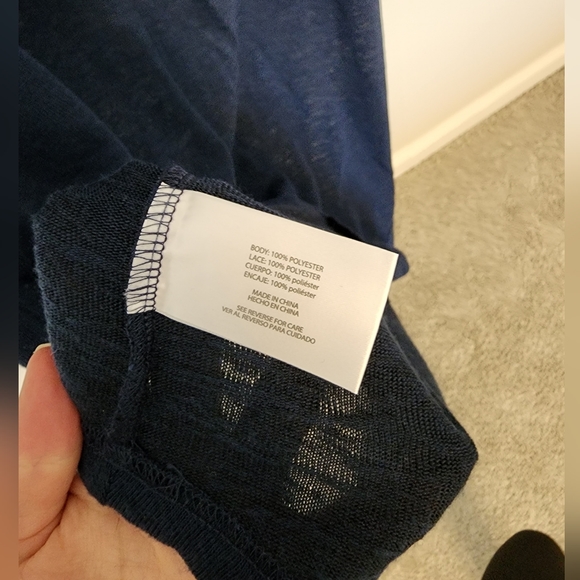 Lot of 2 - Like New - The Limited Lace Sleeve T-shirts - Size Large - Picture 5 of 6